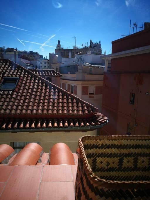 Stunning Newly refurbished loft at Malasaña's heart Madrid Exterior foto