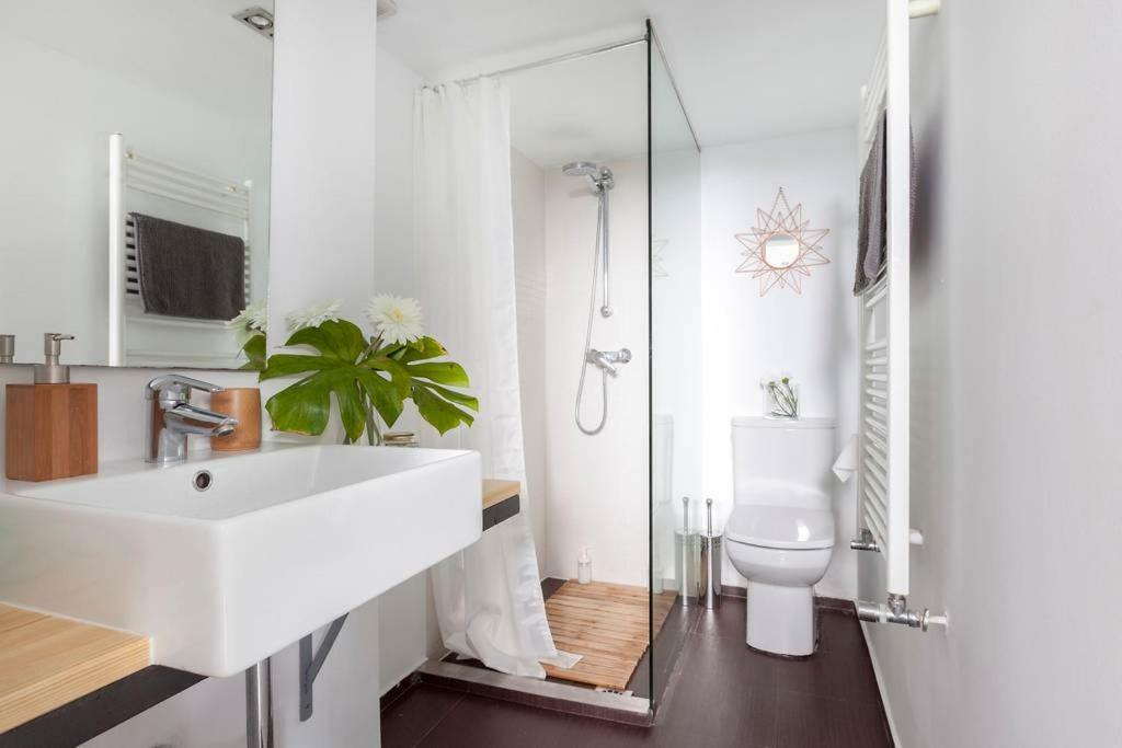 Stunning Newly refurbished loft at Malasaña's heart Madrid Exterior foto